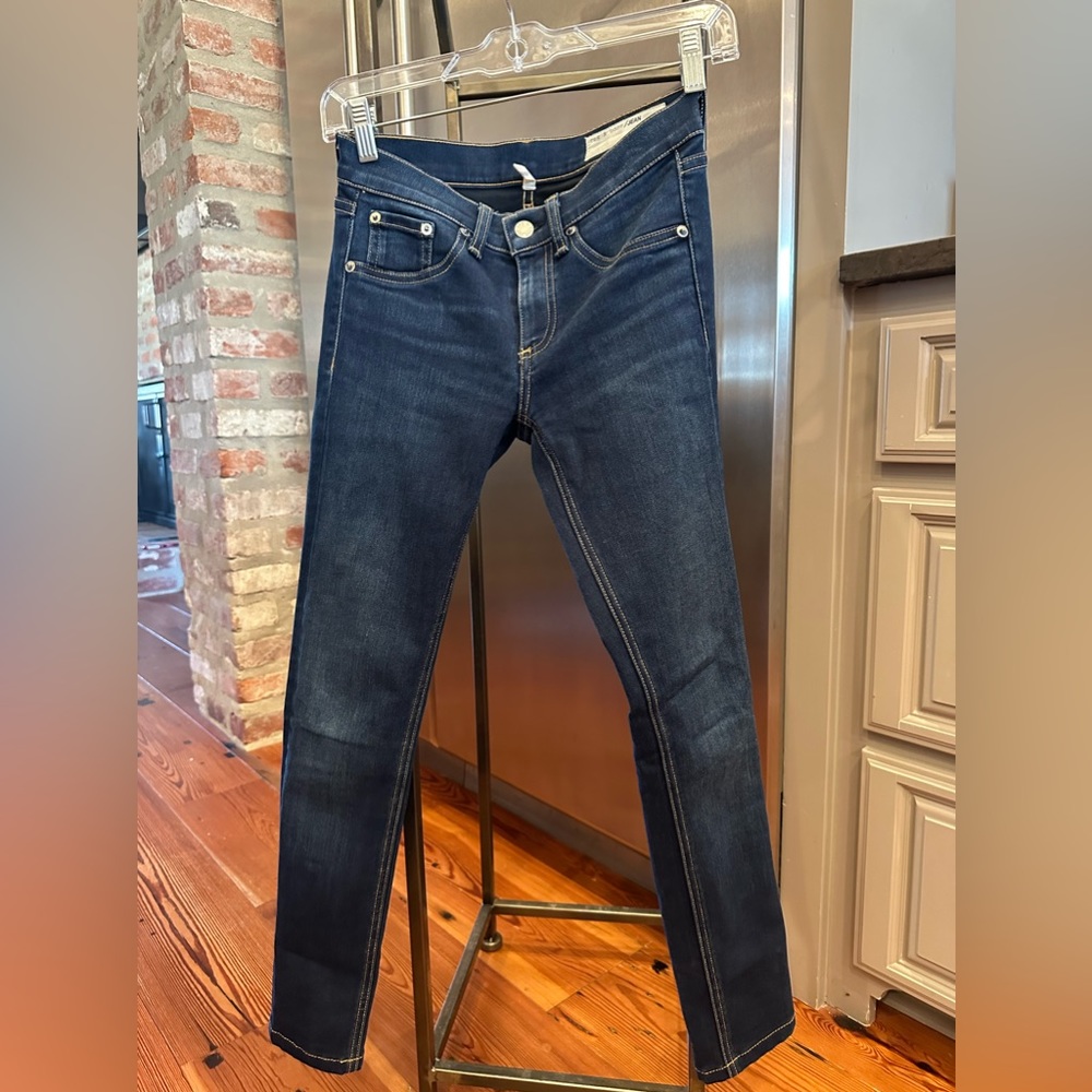 Rag & Bone Skinny Jeans. SIZE 25